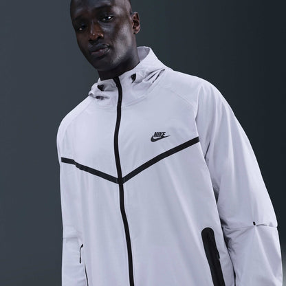 CASACA NIKE TECH GHOST