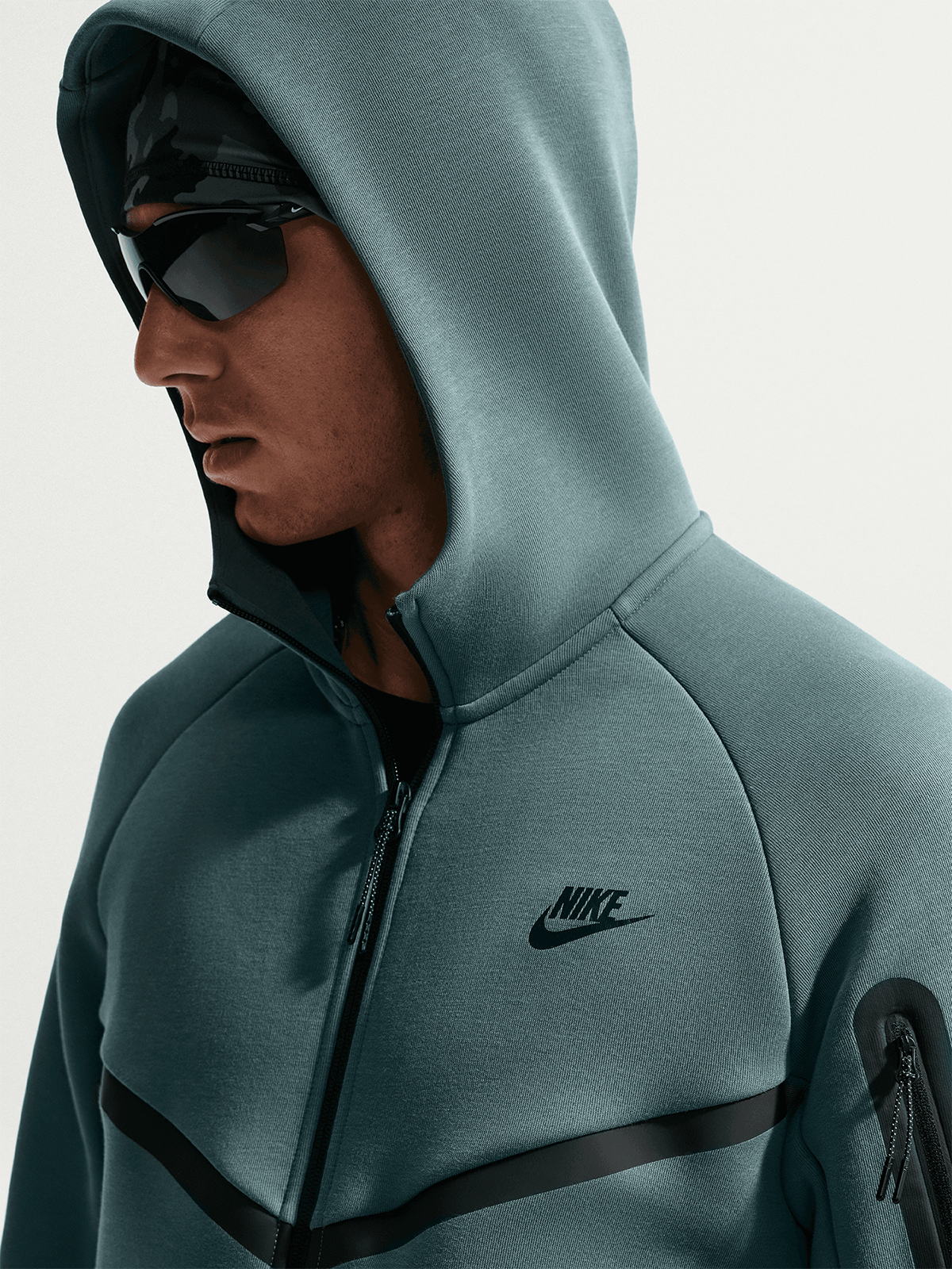 CONJUNTO NIKE TECH GREEN CEMENT