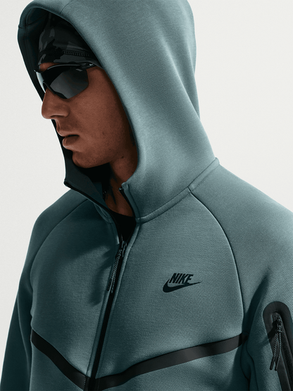 CONJUNTO NIKE TECH GREEN CEMENT