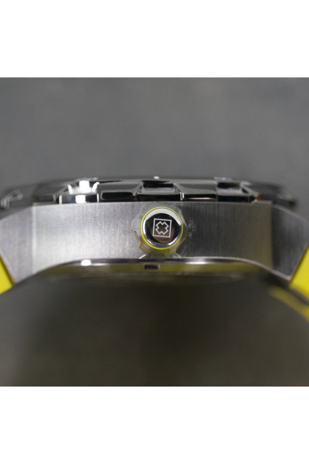 INVICTA RACING YELLOW