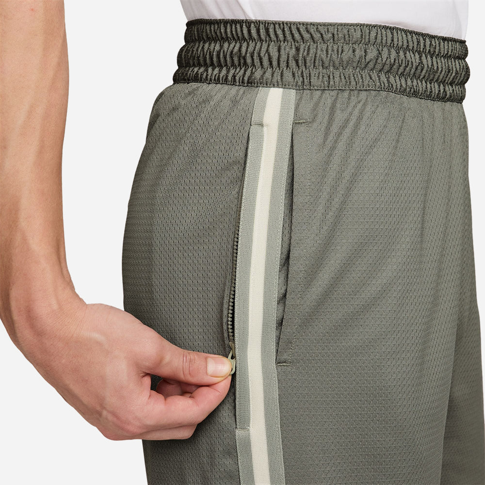 SHORT NIKE DNA GREEN CEMENT