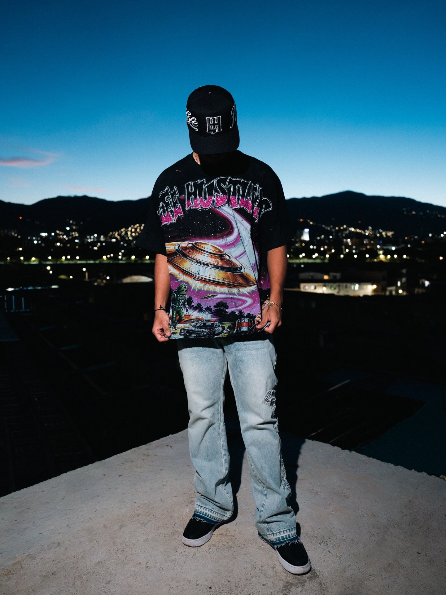 LIFE HUSTLERS - ALIEN LEVITED