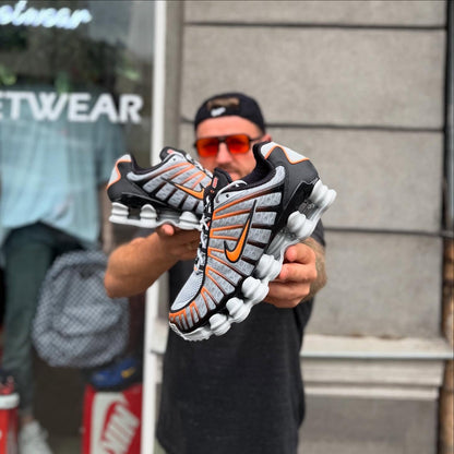 NIKE SHOX TL BRIGHT MANDARIN / GREY