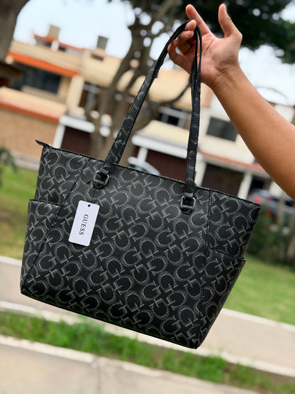 GUESS TOTE NEGRA + TARJETERO
