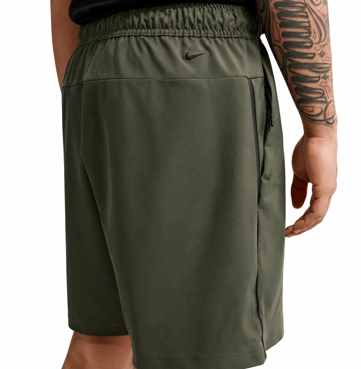 SHORT NIKE TECH WOVEN OLIVO