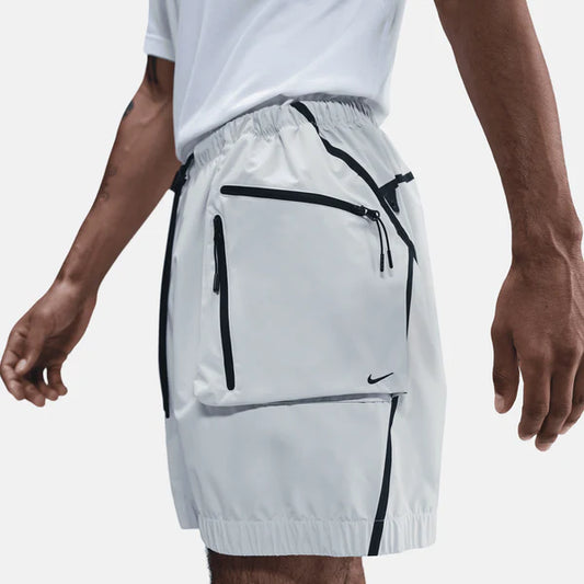SHORT NIKE TECH 2026