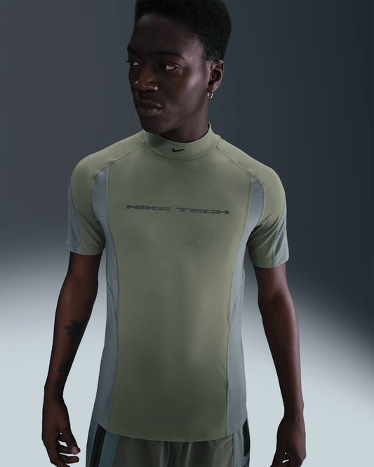 COMPRESOR NIKE TECH REFLECTIVO