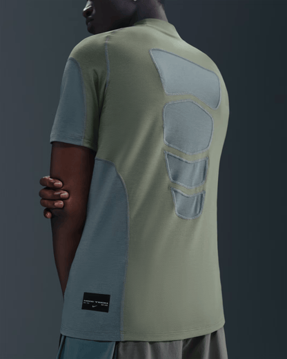 COMPRESOR NIKE TECH REFLECTIVO