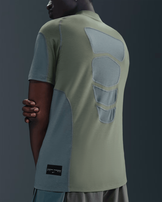 COMPRESOR NIKE TECH REFLECTIVO