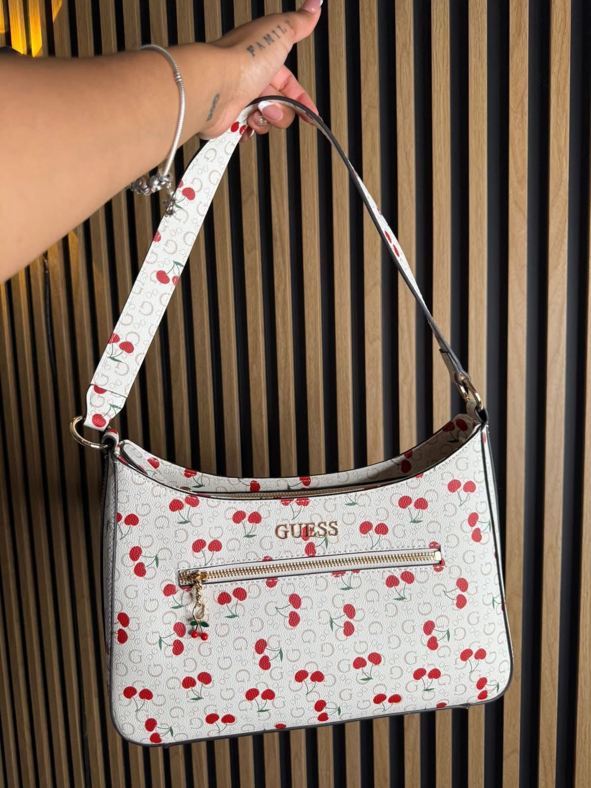 BAGUETTE GUESS CHERRY