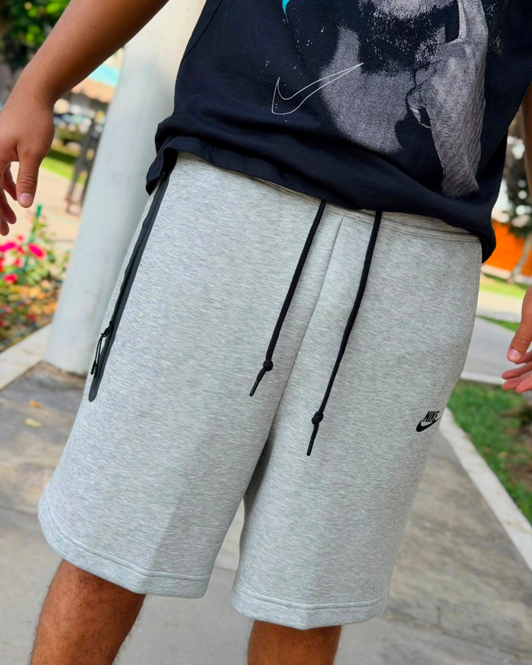 NIKE TECH GREY