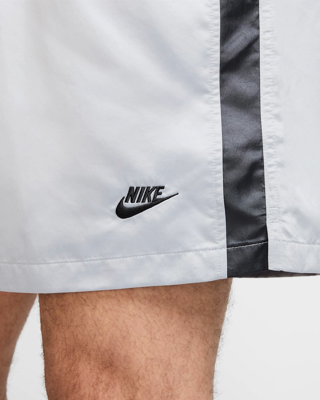 SHORT NIKE SATINADO