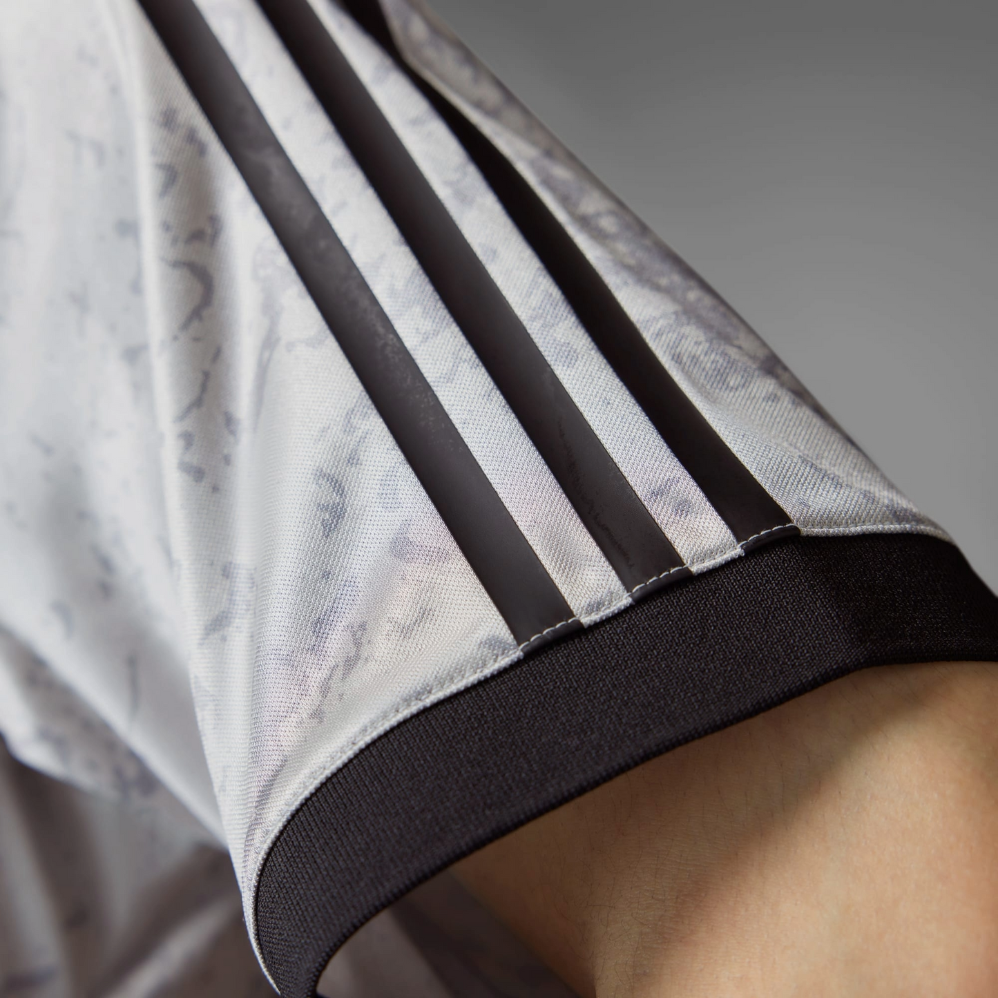 ADIDAS x JUVENTUS x NASA ( DE COLECCIÓN)
