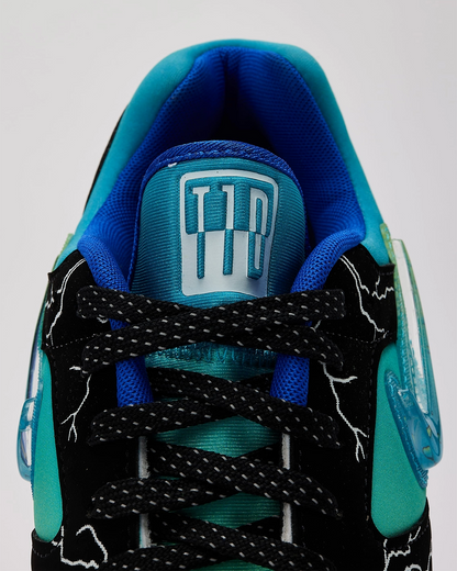NIKE AIR MAX 180 DOERNBECHER EDICIÓN ESPECIAL