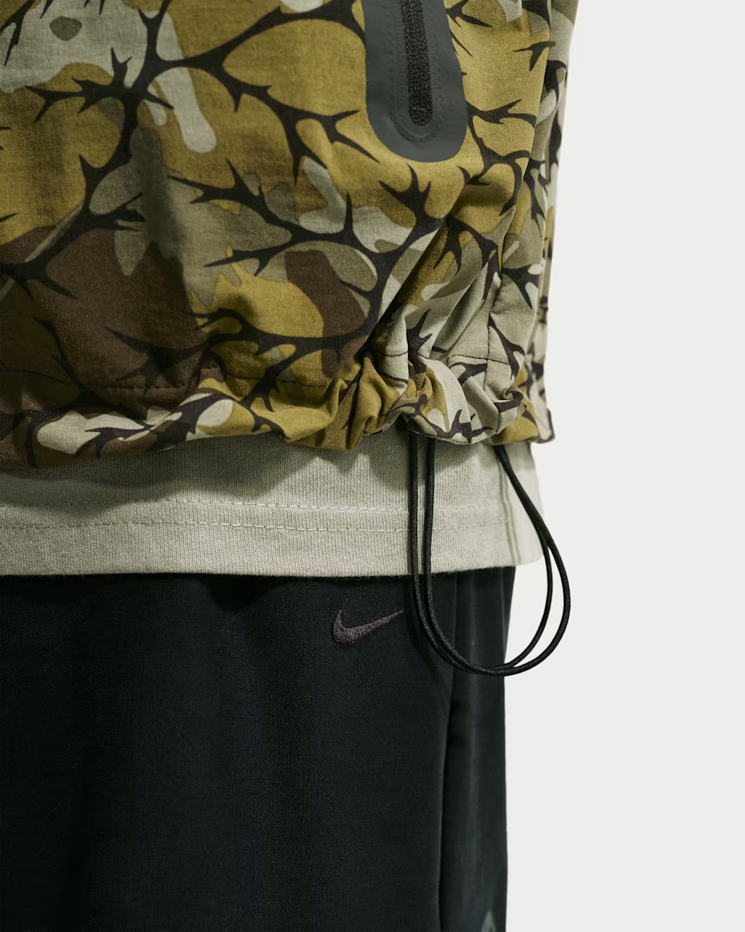 CASACA NIKE TECH CAMUFLADA WINDRUNNER