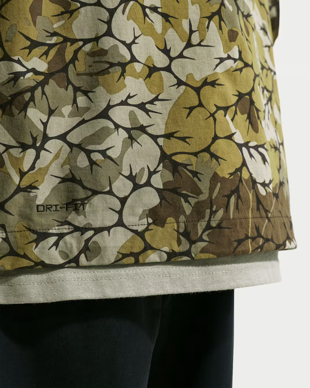 CASACA NIKE TECH CAMUFLADA WINDRUNNER