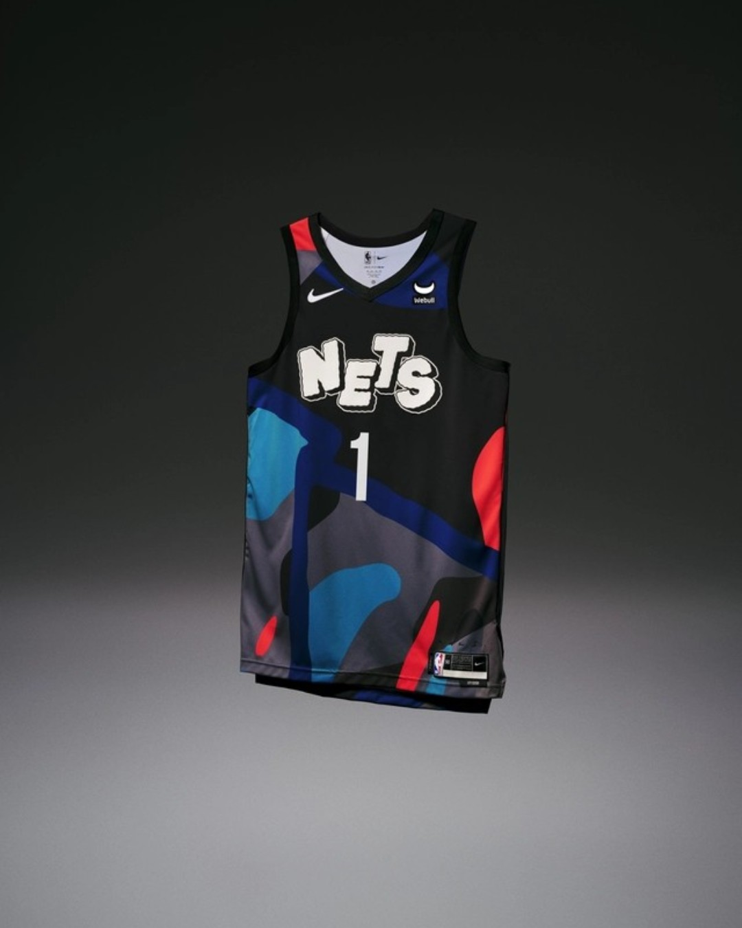 JERSEY NIKE BROOKLYN NETS x KAWS 2023-24