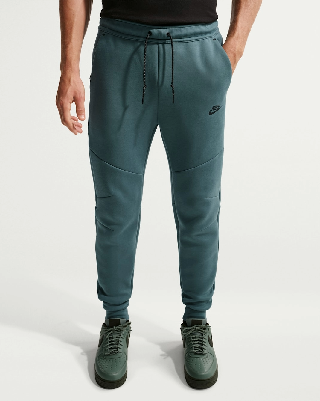 CONJUNTO NIKE TECH GREEN CEMENT
